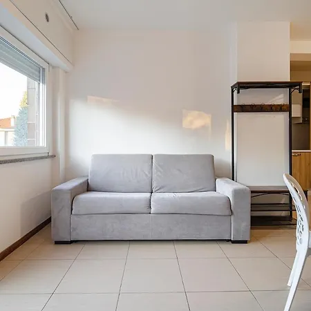 Modern 5 Minutes From Rho Lainate