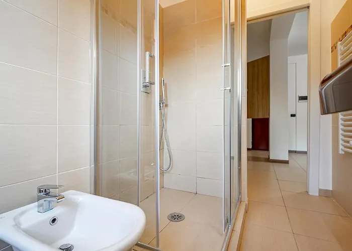 Modern 5 Minutes From Rho *